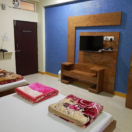 Hotel Shri Radhe Krishna Godarpura Extérieur photo