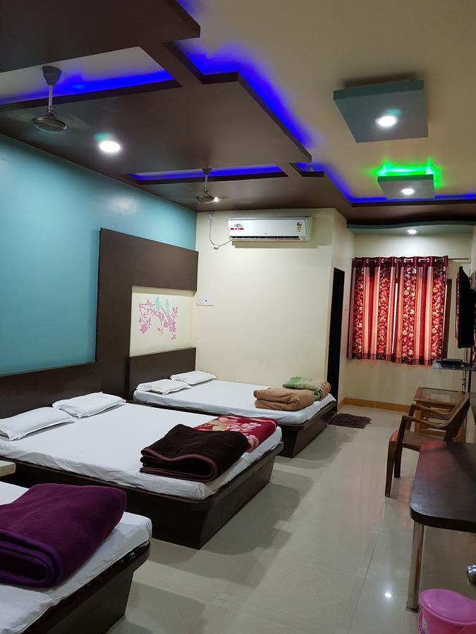 Hotel Shri Radhe Krishna Godarpura Extérieur photo