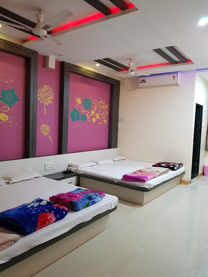 Hotel Shri Radhe Krishna Godarpura Extérieur photo