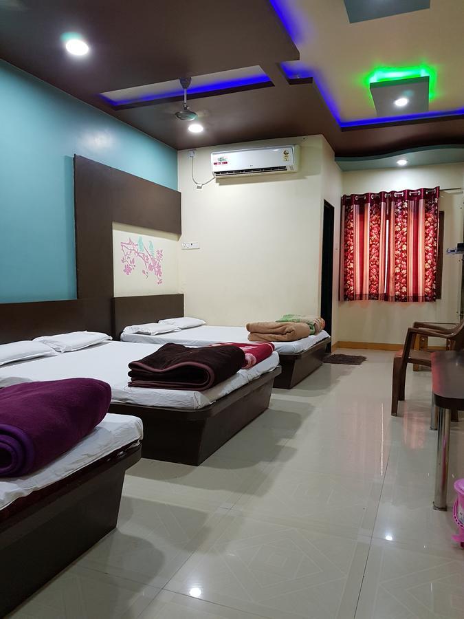Hotel Shri Radhe Krishna Godarpura Extérieur photo
