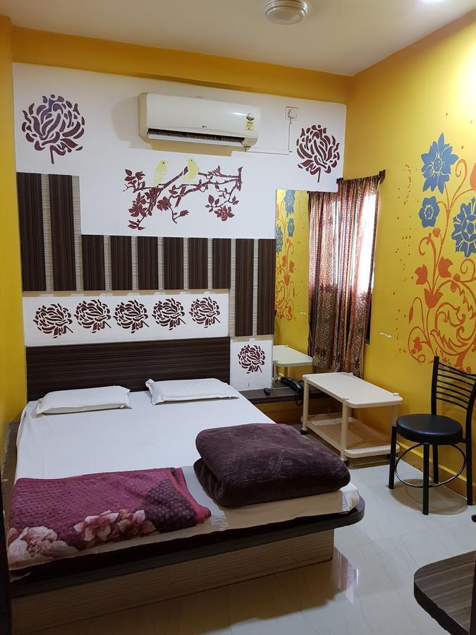 Hotel Shri Radhe Krishna Godarpura Extérieur photo