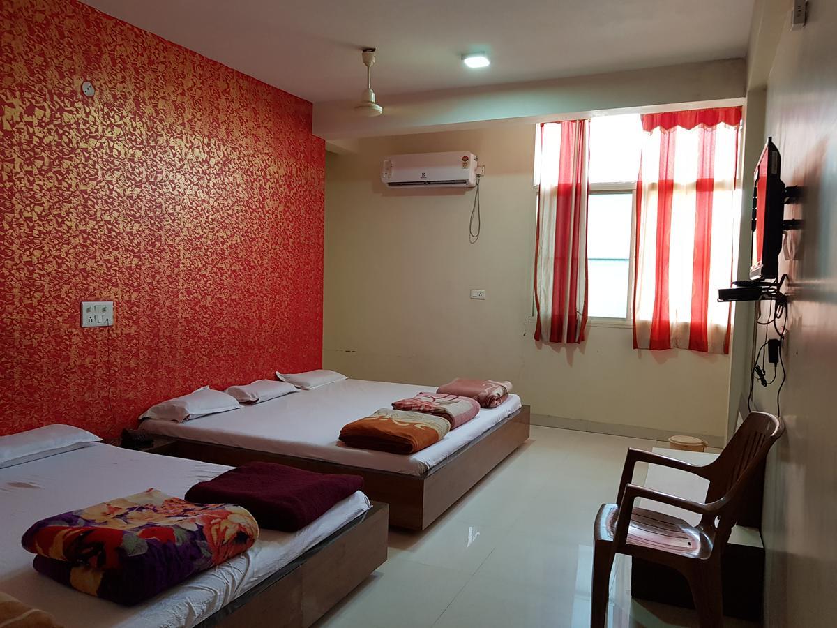 Hotel Shri Radhe Krishna Godarpura Extérieur photo