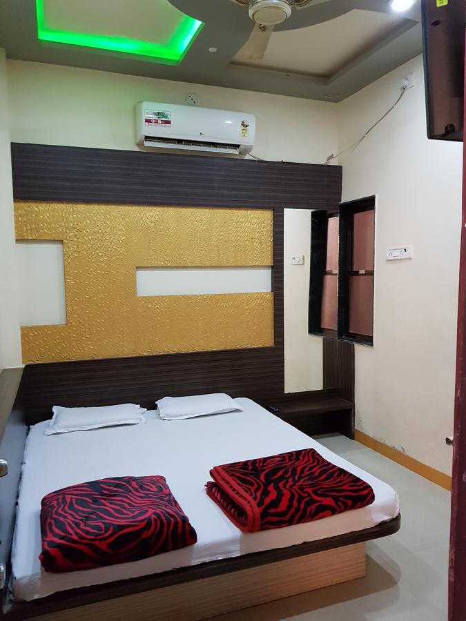 Hotel Shri Radhe Krishna Godarpura Extérieur photo