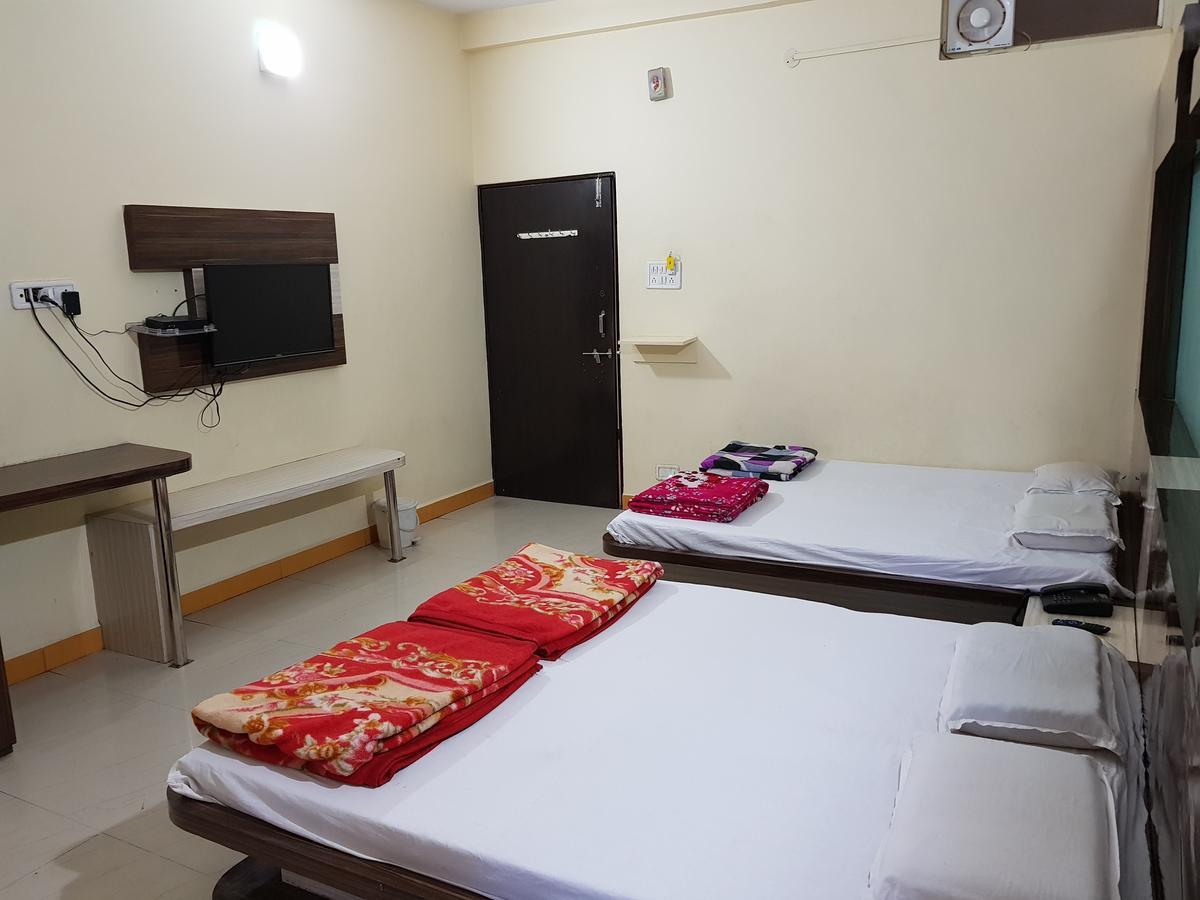 Hotel Shri Radhe Krishna Godarpura Extérieur photo
