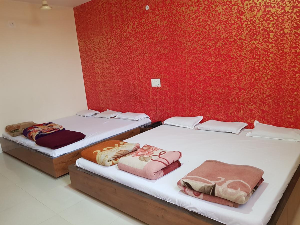 Hotel Shri Radhe Krishna Godarpura Extérieur photo