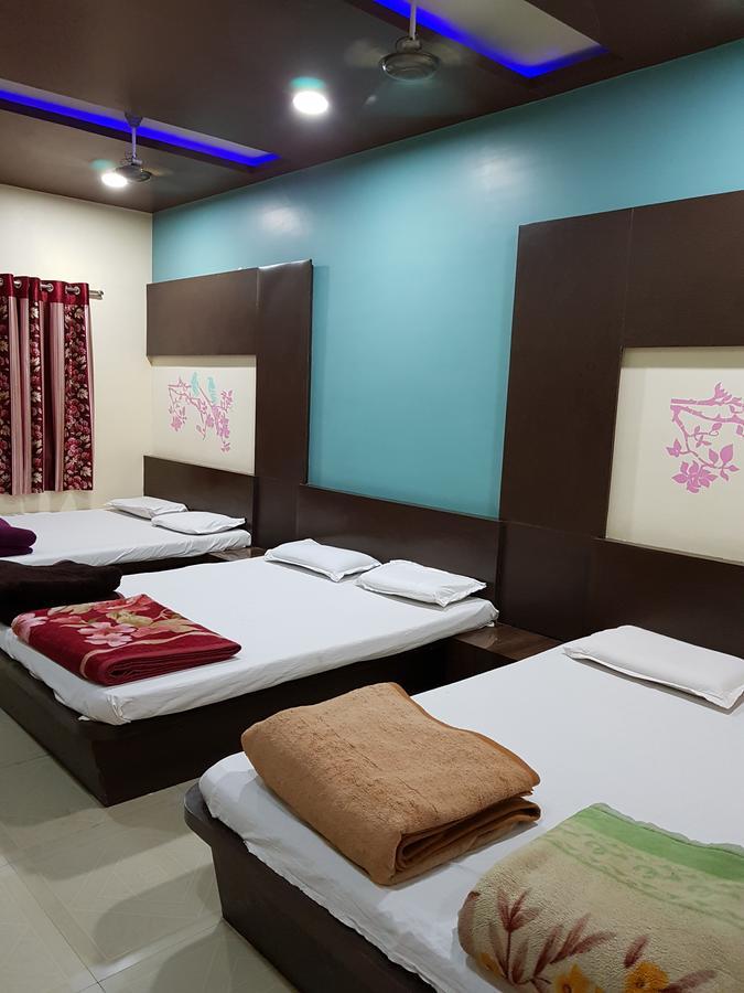 Hotel Shri Radhe Krishna Godarpura Extérieur photo