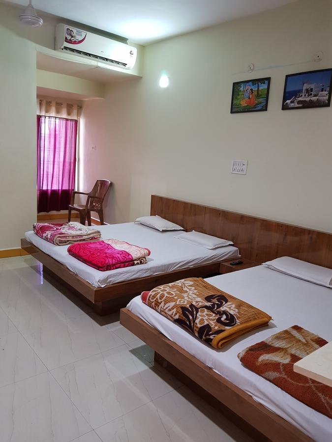 Hotel Shri Radhe Krishna Godarpura Extérieur photo