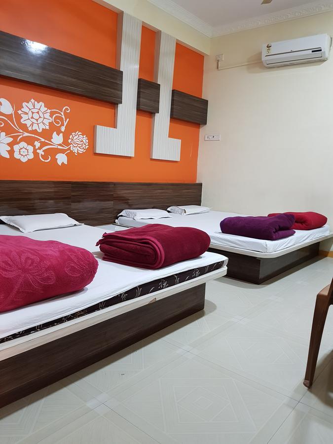 Hotel Shri Radhe Krishna Godarpura Extérieur photo