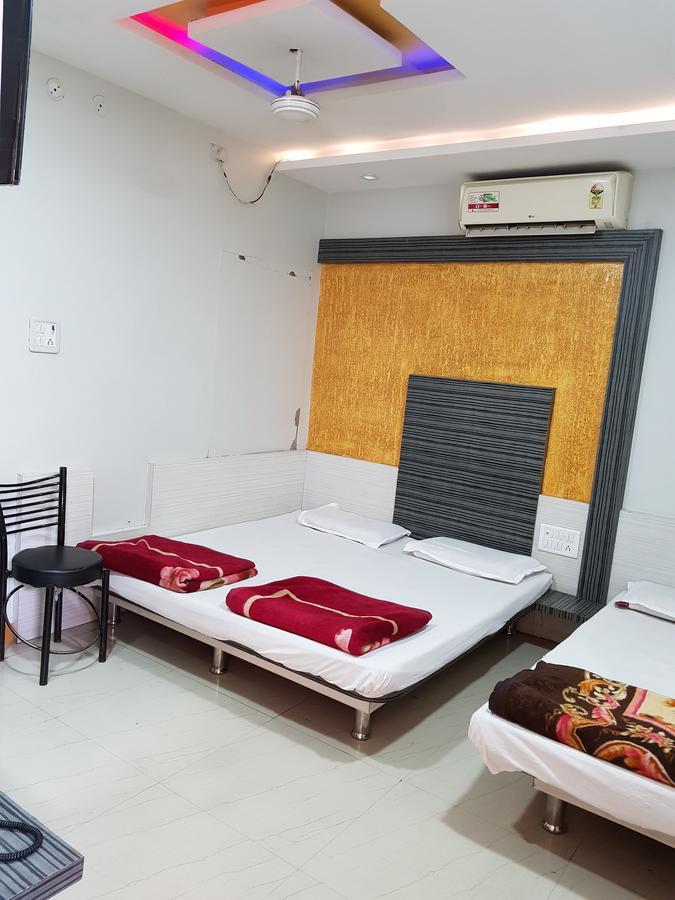 Hotel Shri Radhe Krishna Godarpura Extérieur photo